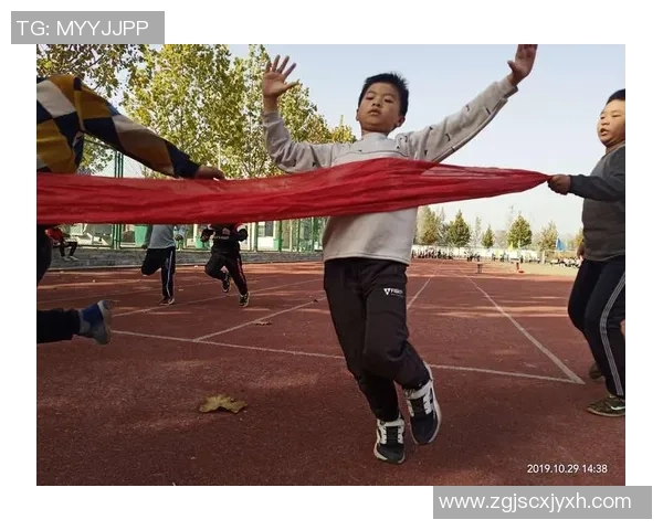 小朋友足球明星海报展现童年梦想与运动激情的完美结合 小朋友足球明星海报展现童年梦想与运动激情的完美结合
