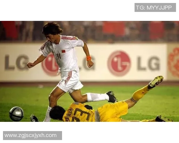 足球明星遭球迷辱骂引发热议社交媒体上争论不断 足球明星遭球迷辱骂引发热议社交媒体上争论不断