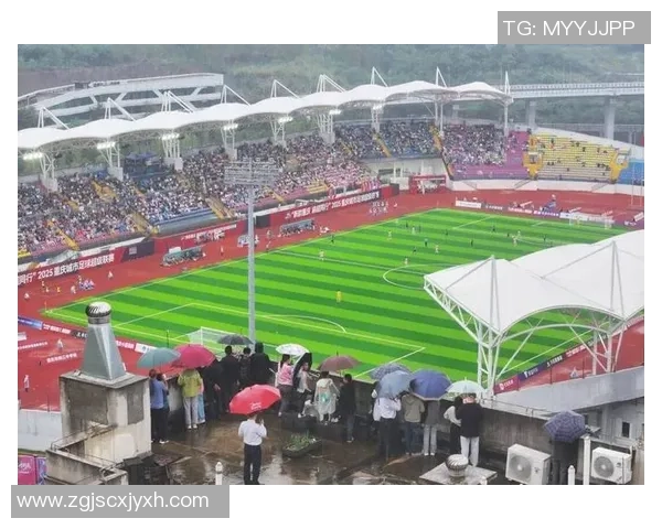 重庆足球队实力变革引发热议球迷期待新篇章 重庆足球队实力变革引发热议球迷期待新篇章